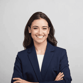 Goldankauf Johannsson Bewertung Profilbild junge Frau offene braune Haare laechelnd - Barbara Lehmann